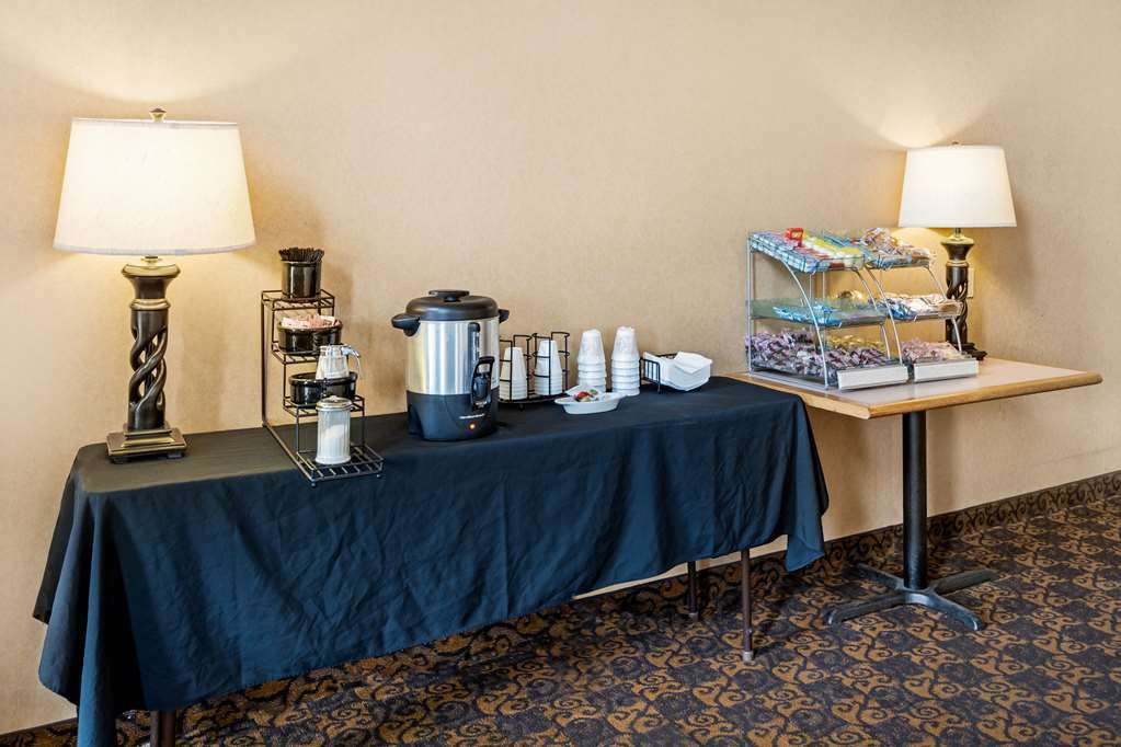 Rodeway Inn South Hutchinson Restaurant foto